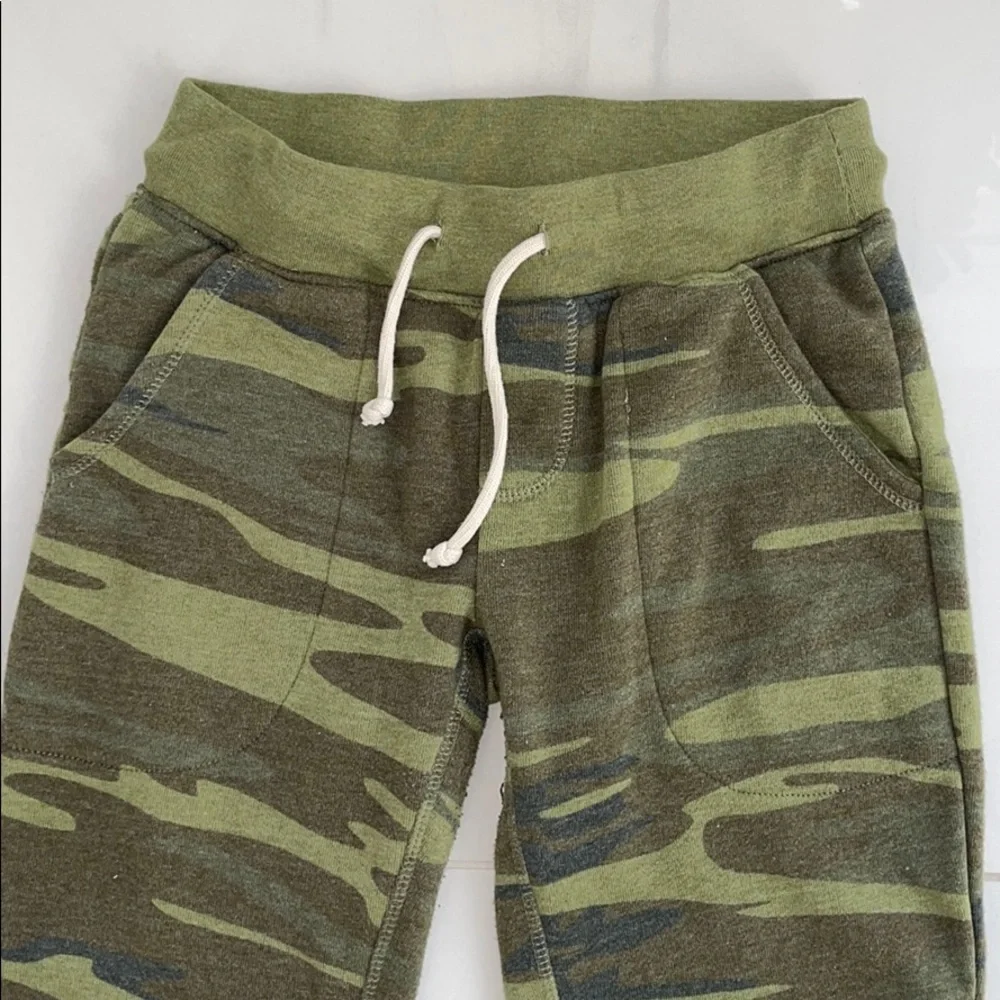 Green Camo Alternative Cozy Joggers Size XS - Picture 2 of 4